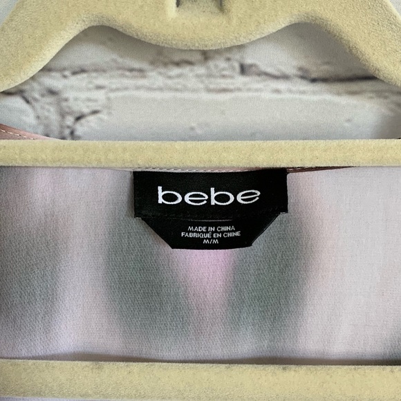 ๐Bebe Plunging Neck Blouse - Picture 6 of 7